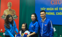 Thành đoàn Hà Nội tặng quà người dân vùng dịch Vĩnh Phúc 